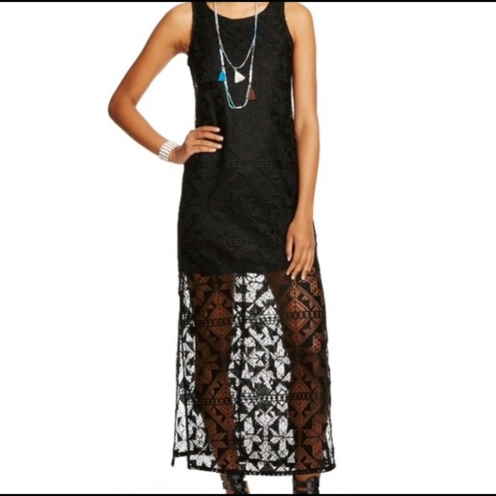 🌺*NWT*Xhilaration long black lace maxi